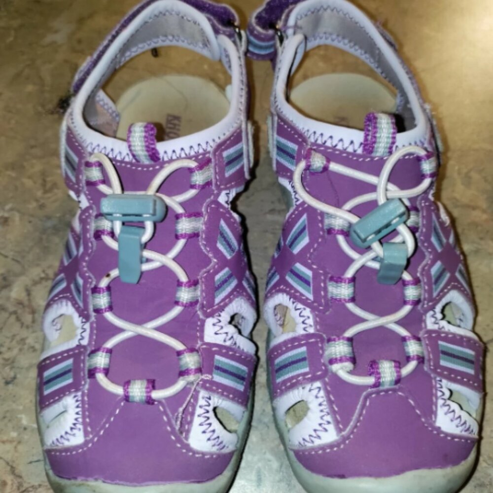Girls Khombu sandals sz 13